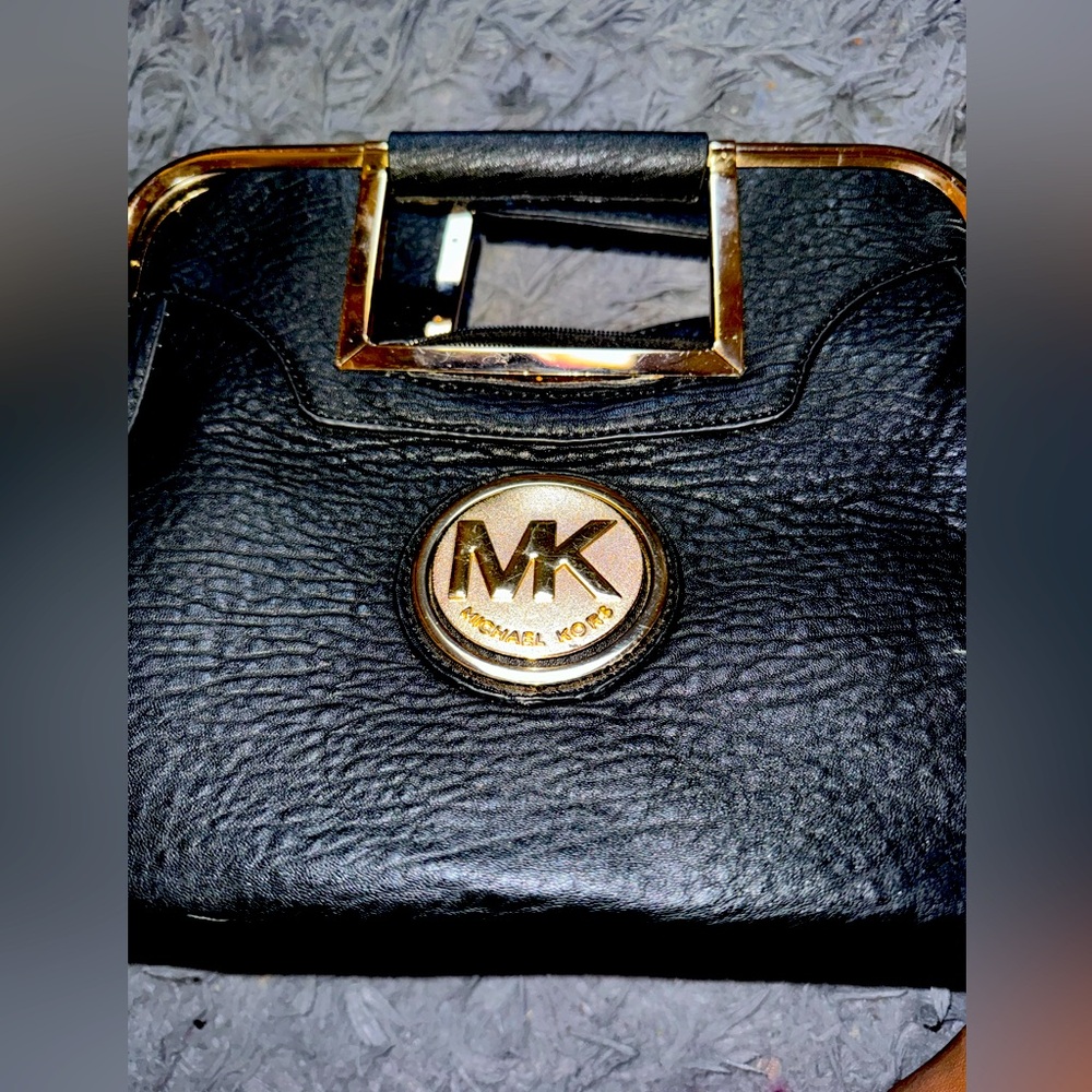 Pre love Michael Kors Black Pebbled Leather Purse